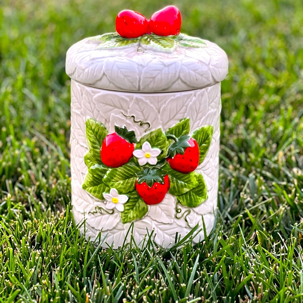 Vintage 1981 Sears and Roebuck Single Strawberry Canister